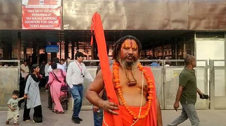 عید کی خوشیوں پر خوف کا سایہ! کئی علاقوں میں فرقہ وارانہ کشیدگی پیدا کرنے کی کوشش