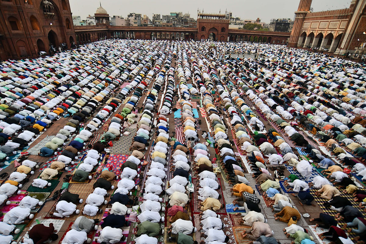 پورے ملک میں جوش و خروش کے ساتھ منائی گئی عید
