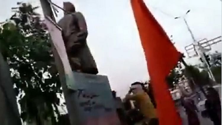 مدھیہ پردیش: بھگوا بریگیڈ نے جواہر لال نہرو کا مجسمہ توڑا، 6 شرپسند گرفتار