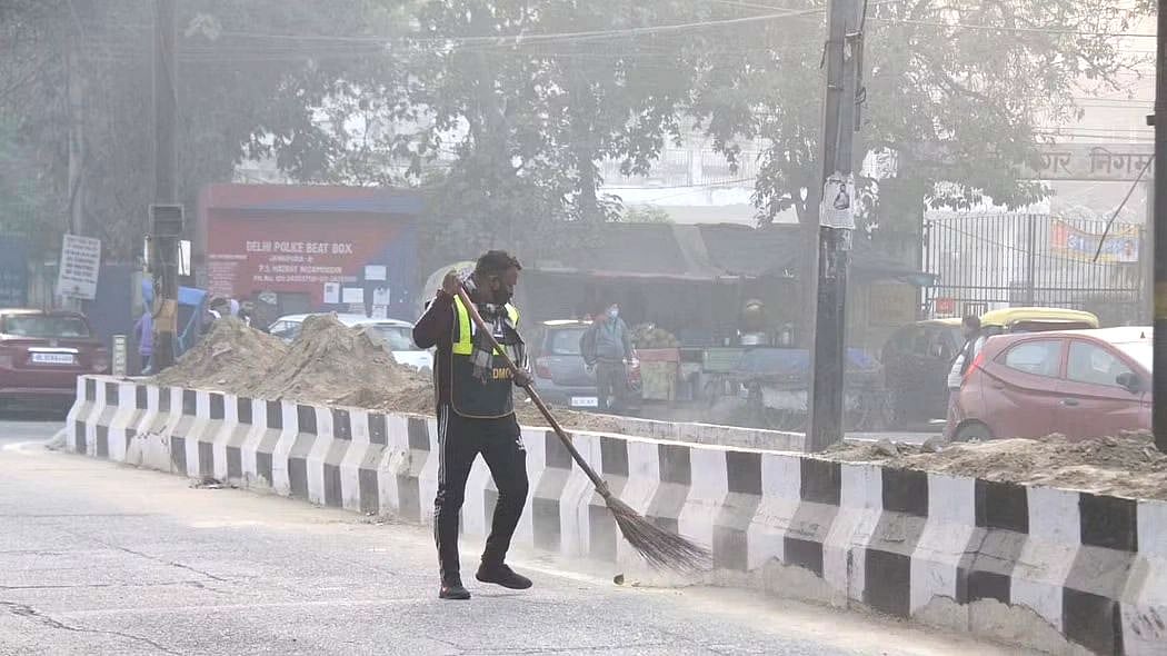 بہار میں بڑا گھوٹالہ! پٹنہ کے 900 ’کاغذی‘ صفائی ملازمین غائب، پیسوں کی ہیر پھیر کی تحقیقات شروع