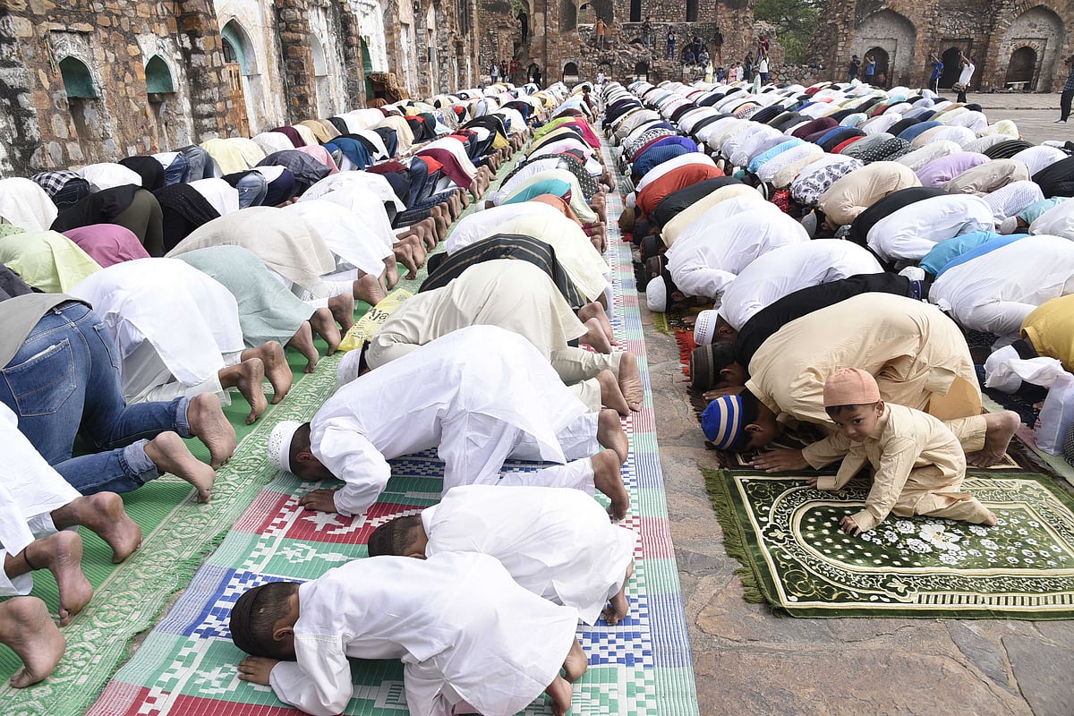 قربانی، یعنی اللہ کی راہ میں اپنا سب کچھ قربان کرنے کا جذبہ... مفتی مشتاق تجاروی