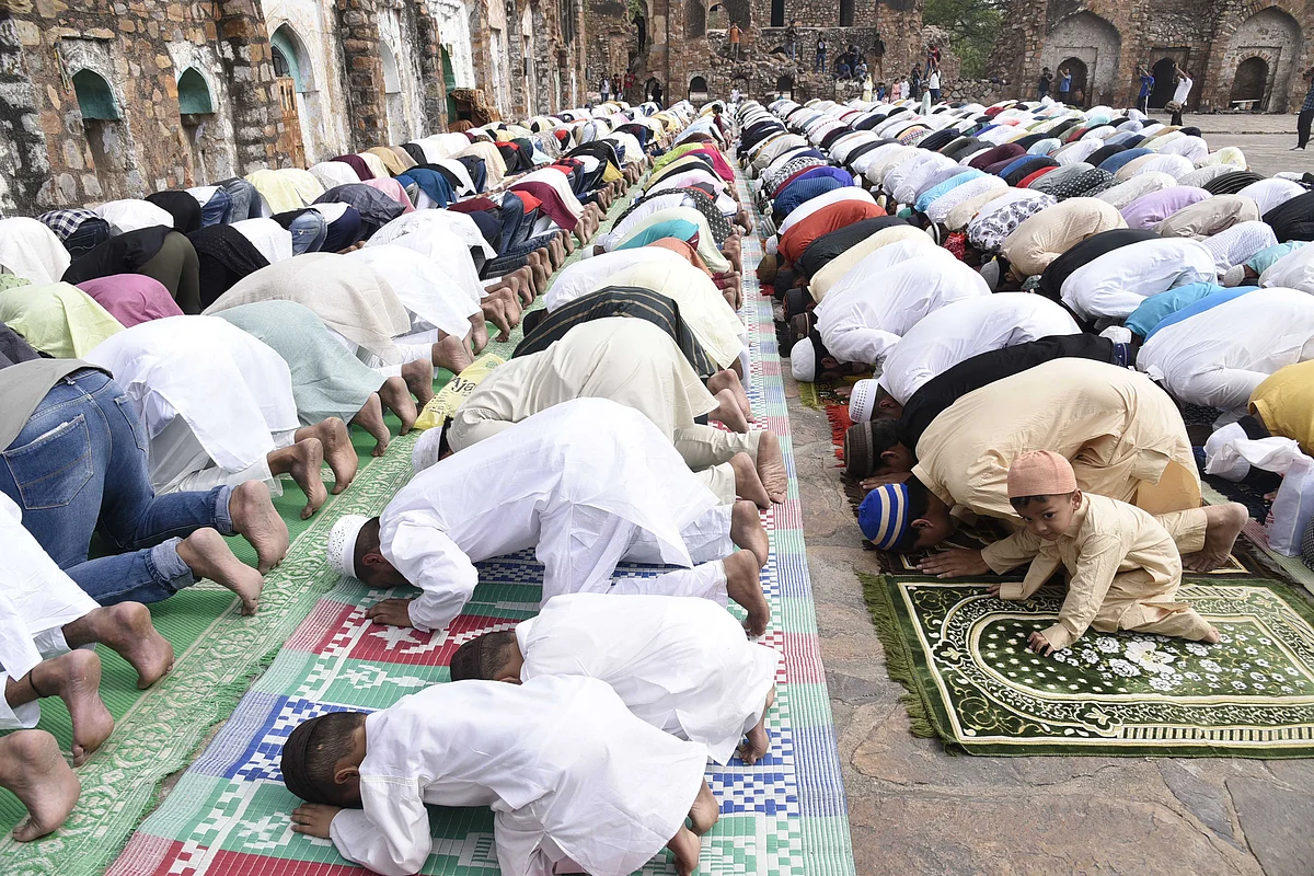 قربانی، یعنی اللہ کی راہ میں اپنا سب کچھ قربان کرنے کا جذبہ... مفتی مشتاق تجاروی