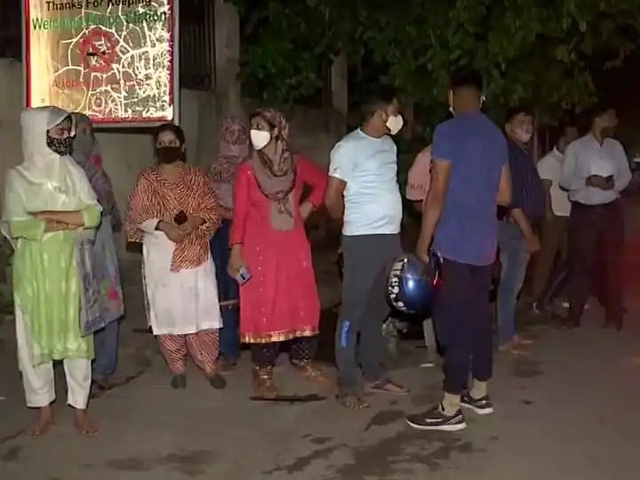 دہلی کے ویلکم علاقہ میں فرقہ وارانہ کشیدگی، پولیس نے 20 لوگوں کو حراست میں لیا