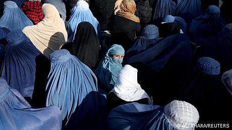 افغانستان غذائی قلت کا شکار لیکن طالبان کی خواتین پر مسلسل پابندیاں عائد