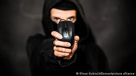 عرب ممالک میں سائبر کرائم قوانین کے ذریعے مخالفین کو ہدف بنانے کا سلسلہ جاری