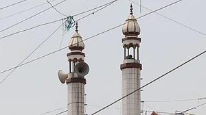 بنگال کی سب سے بڑی مسجد”آدینہ مسجد“ کو متنازع بنانے کی کوشش