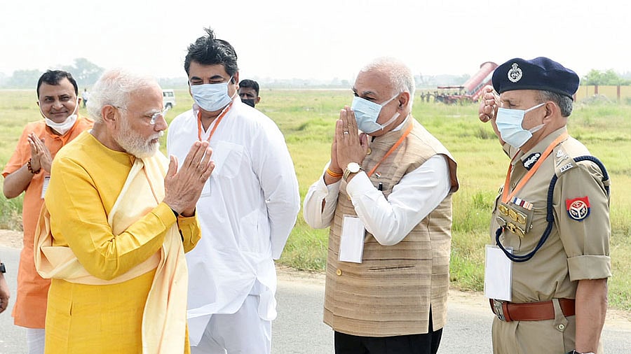پی ایم مودی، تصویر ٹوئٹر @myogiadityanath