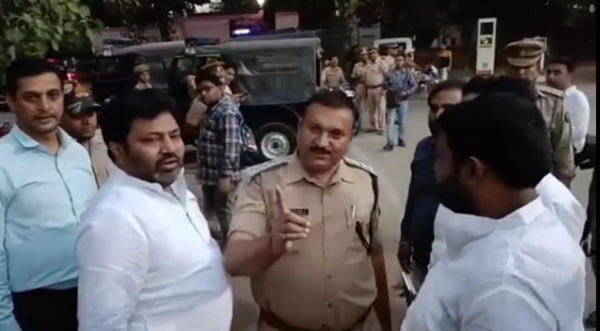 کمال اختر صاحب ذرا سنبھال کے اب آپ اقتدار میں نہیں ہیں!