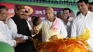لالو یادو کے 75ویں یومِ پیدائش پر خاص انداز میں کاٹا گیا 75 کلو کا لڈو
