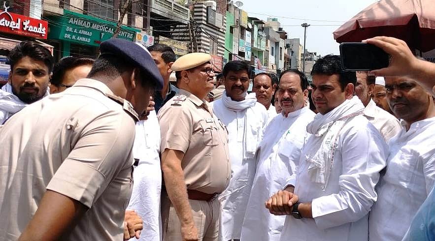 کانگریس کے قدآور لیڈر چودھری متین احمد کو پولیس نے ڈی ایم آفس جانے سے روکا