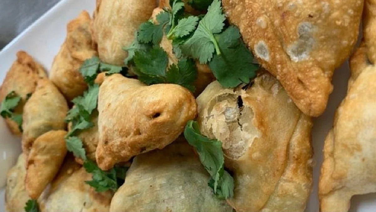 سموسہ، تصویر آئی اے این ایس