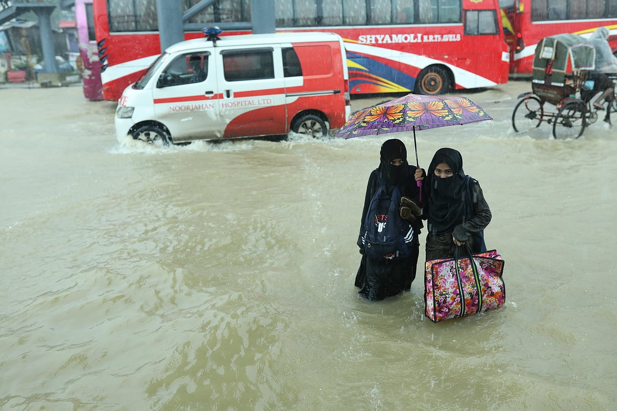 بنگلہ دیش میں سیلاب سے تباہی، متعدد افراد جان بحق، ہزاروں افراد متاثر