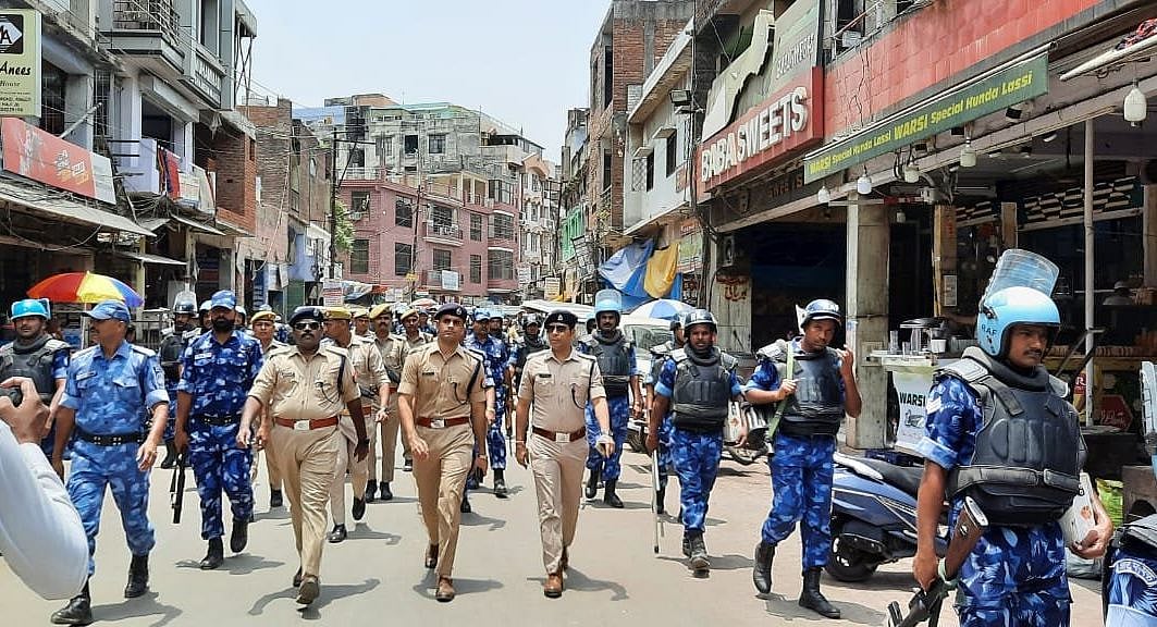 جمعہ کی نماز کے پیش نظر یوپی میں سخت حفاظتی انتظامات کے درمیان علما کی مسلمانوں سے اپیل