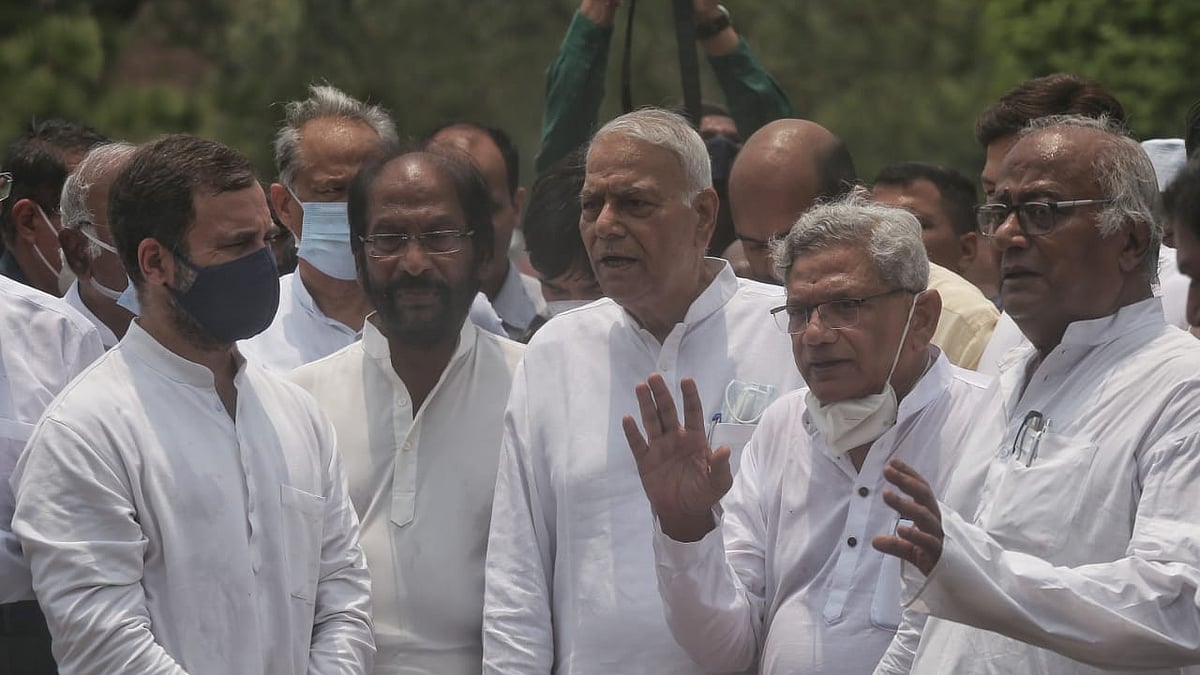 صدارتی امیدوار یشونت سنہا کے ساتھ راہل گاندھی سمیت دیگر حزب اختلاف کے لیڈران / تصویر قومی آواز / وپن