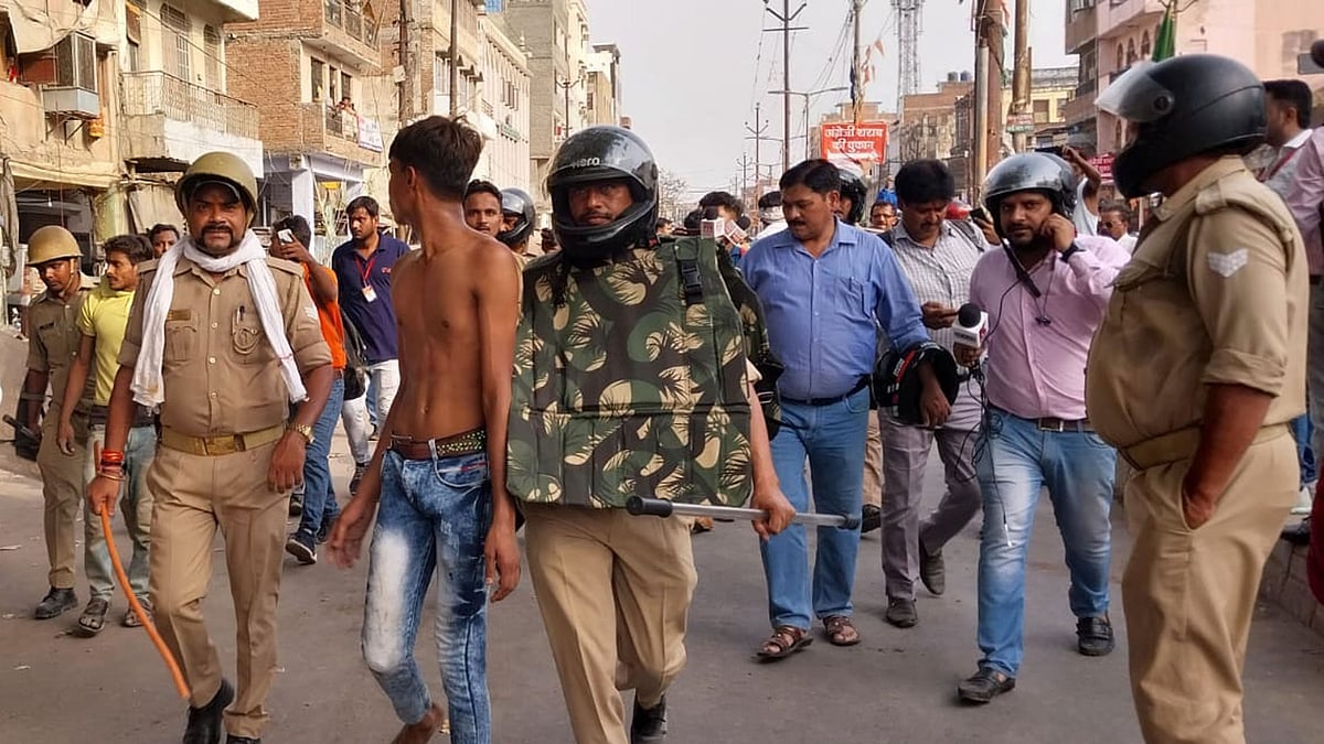 تشدد کی علامتی تصویر
