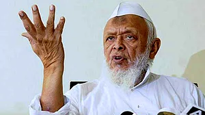 مولانا ارشد مدنی نے سیاسی پارٹیوں پر لگایا ہندو-مسلم منافرت پھیلانے کا الزام، مذہبی رہنماؤں سے آگے آنے کی اپیل