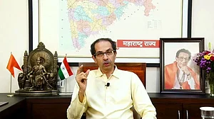 شیوسینا نے کئی باغی اراکین اسمبلی سے کیا رابطہ، میل-ملاپ کی کوششیں تیز