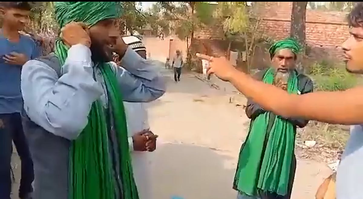یوپی کے گاؤں میں مسلم فقیروں سے مار پیٹ، ’سادھو کے کپڑے پہنتے ہیں لیکن اس پیسے سے بریانی کھائیں گے‘