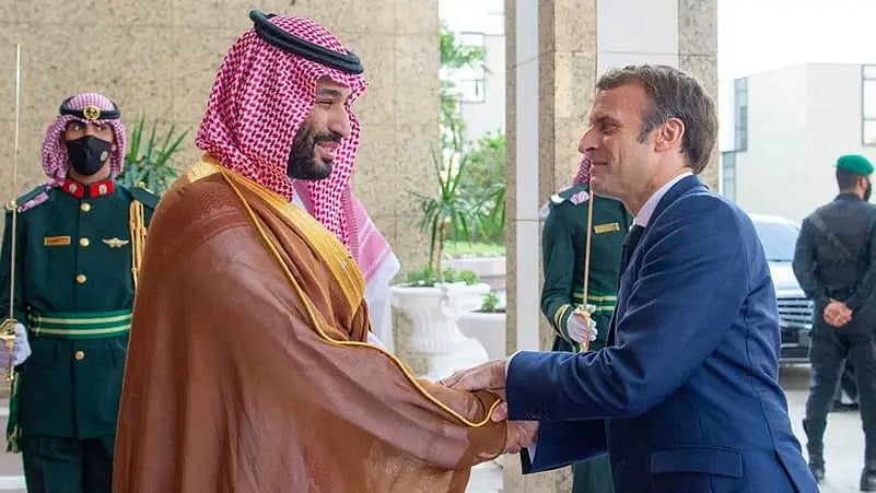 سعودی ولی عہد محمد بن سلمان کا درہ فرانس، پیرس میں صدر میکروں نے کیا استقبال