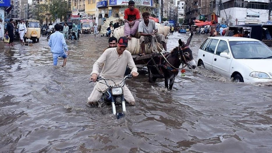 کراچی کی بارش بلدیاتی انتخابات سے قبل پیپلز پارٹی کے تمام دعوے بہا کر لے گئی