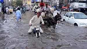 کراچی کی بارش بلدیاتی انتخابات سے قبل پیپلز پارٹی کے تمام دعوے بہا کر لے گئی