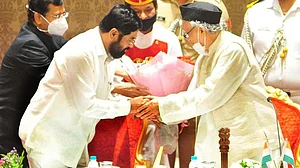 سرکاری تفتیشی ایجنسیوں کی مدد سے شندے حکومت تشکیل دی گئی ہے، عارف نسیم خان