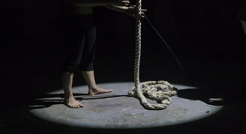قرض میں ڈوبے ایک ہی کنبہ کے پانچ افراد نےکی خودکشی
