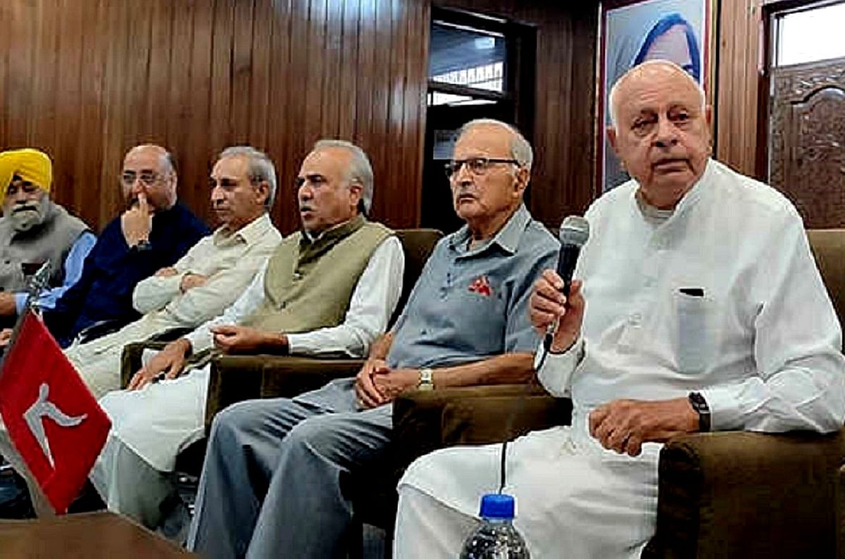 کشمیریوں کے دل جیتے بغیر ملی ٹنسی ختم نہیں ہوگی: ڈاکٹر فاروق عبداللہ