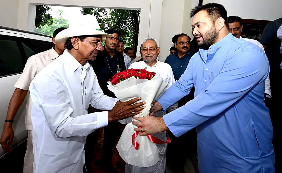 بہار سے شروع ہوئی بی جے پی کے خلاف اپوزیشن کو متحد کرنے کی کوشش، کے سی آر نے پٹنہ میں نتیش-تیجسوی سے کی ملاقات