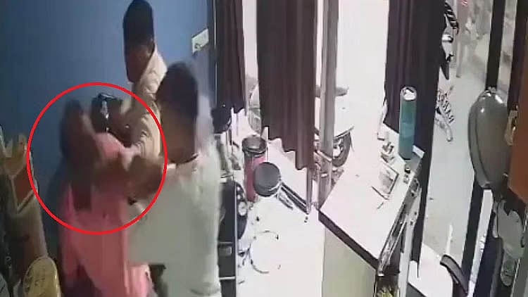 ایم پی: بی جے پی لیڈر نے دکان میں گھس کر ریٹائرڈ فوجی سے کی مار پیٹ، پولیس پر بھی الزامات عائد