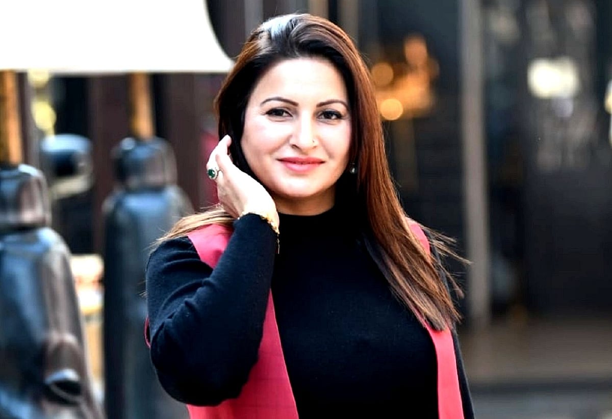 بی جے پی لیڈر اور مشہور ٹک ٹاکر 42 سالہ سونالی پھوگاٹ کا انتقال، سازش کا اندیشہ