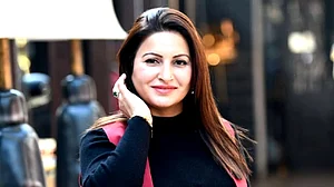 بی جے پی لیڈر اور مشہور ٹک ٹاکر 42 سالہ سونالی پھوگاٹ کا انتقال، سازش کا اندیشہ