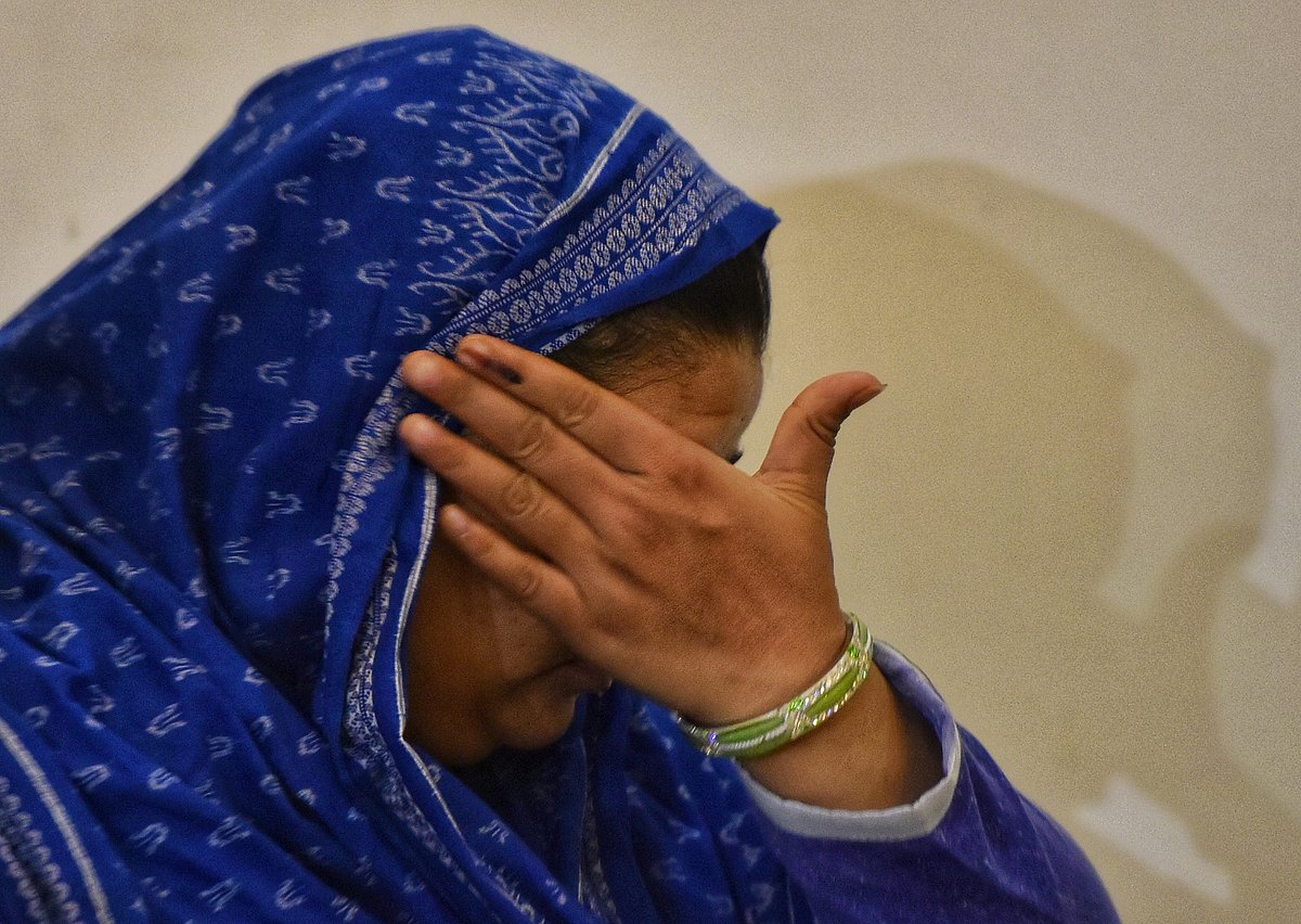 بلقیس بانو کے مجرموں کی رہائی سے متعلق فائل دکھانے سے گجرات حکومت کا انکار، سپریم کورٹ کا تلخ تبصرہ