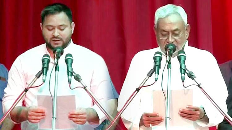 نتیش کمار نے ایک بار پھر وزیر اعلیٰ عہدے کا حلف لیا، تیجسوی یادو بھی دوسری بار بنے نائب وزیر اعلیٰ