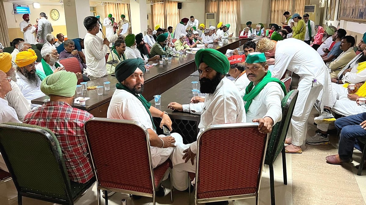 سنیوکت کسان مورچہ کی میٹنگ، تصویر آئی اے این ایس