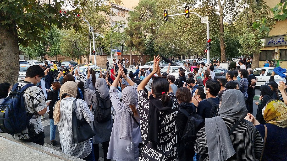ایران میں مہسا امینی کی پراسرار موت کے بعد مظاہرے / Getty Images