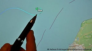 جرمنی کی جانب گامزن طیارہ ساحل پر گر کر تباہ