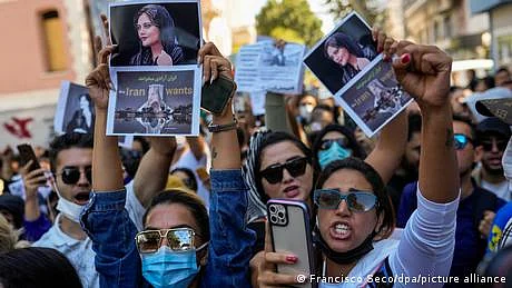حجاب تنازع: تہران نے برطانوی اور نارویجیئن سفیروں کو طلب کرلیا