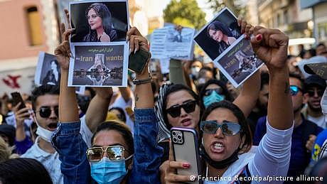 حجاب تنازع: تہران نے برطانوی اور نارویجیئن سفیروں کو طلب کرلیا