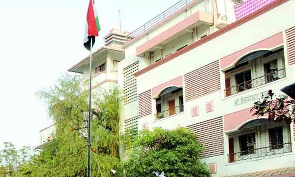 ہوائی اڈوں سے سی آئی ایس ایف کے 3 ہزار سے زیادہ عہدے ختم، آر ایس ایس صدر دفتر پر تعیناتی