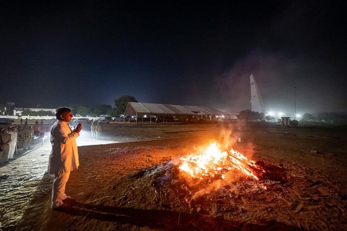 ’آج پہلی بار لگا کہ بغیر سورج طلوع ہوئے سویرا ہو گیا‘، والد ملائم سنگھ یادو کو یاد کر کے جذباتی ہوئے اکھلیش