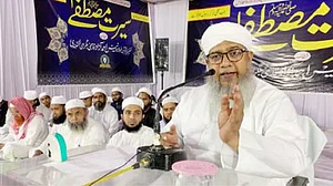 ہر انسان اللہ کی بارگاہ کا فقیر ہے، دُعا ہر مشکل کا حل ہے: مولانا بلگرامی