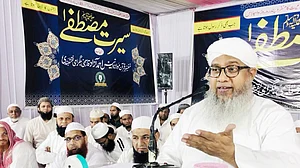 نبیؐ سے نکاح کے وقت سیدہ عائشہؓ کی عمر فطرت کے ساتھ جنگ نہیں بلکہ عین فطرت کی ترجمانی ہے: مولانا آزاد بلگرامی