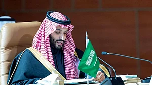 حج سیزن سے قبل سعودی عرب نے پاکستان و ہندوستان سمیت 14 ممالک پر عائد کی عارضی ویزا پابندی