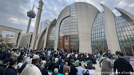 کولون میں جرمنی کی سب سے بڑی مسجد سے اسپیکر پر اذان آج سے