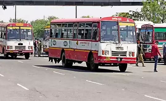 یو پی روڈویز کی بسوں میں اب ’کیش لیس‘ سفر کرنا ممکن، ڈیبٹ کارڈ اور کریڈٹ کارڈ سے خریدے جا سکیں گے ٹکٹ