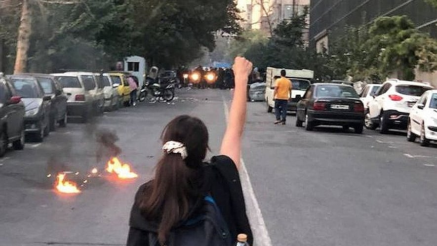 مظاہروں سے گرفتار سینکڑوں ایرانی بچے ’نفسیاتی مراکز‘ میں قید