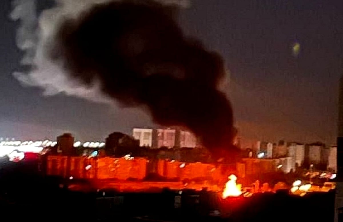 روسی حملے کے درمیان یوکرین میں ’بلیک آؤٹ‘ جیسے حالات، عوام سے سبھی چیزیں چارج کر لینے کی اپیل