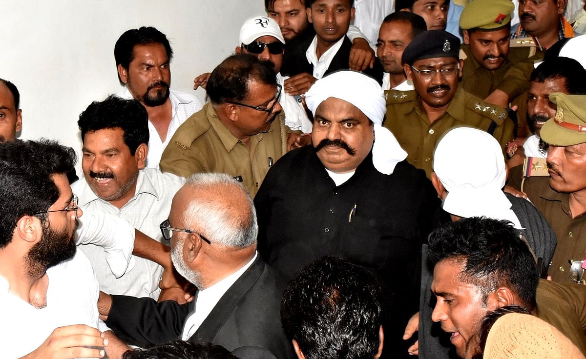 ’عتیق احمد کے دو نابالغ بیٹے کہاں لاپتہ ہو گئے؟‘ چیف جیوڈیشیل مجسٹریٹ کورٹ نے پولیس سے کیا سوال