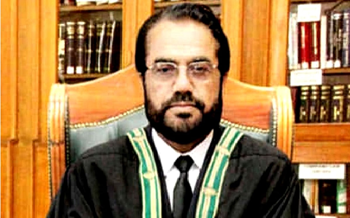 بلوچستان کے سابق چیف جسٹس محمد نور مسکانزئی کا مسجد کے باہر گولی مار کر قتل